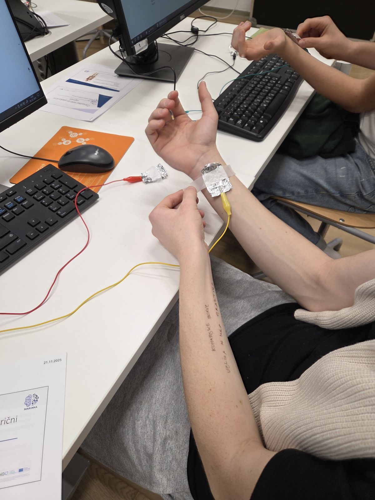 MARiNKA 8C 8r - elektromiograf_020.jpg