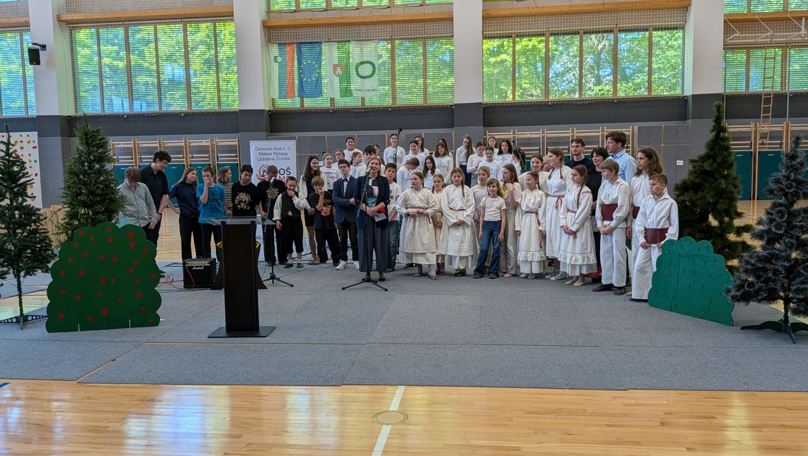 Proslava pred prvomajskimi počitnicami_002.jpg